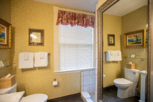 205 Suffolk Luxury Private Bathroom