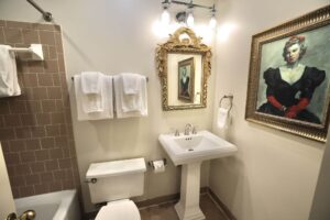 203 Doddington Private Bathroom
