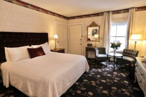 307 Bennington Savannah Room