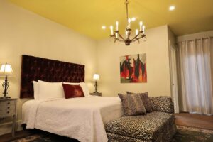 306 Newport Savannah Room