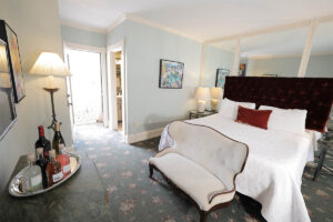 Terrace 207 - Hammersmith Farm room